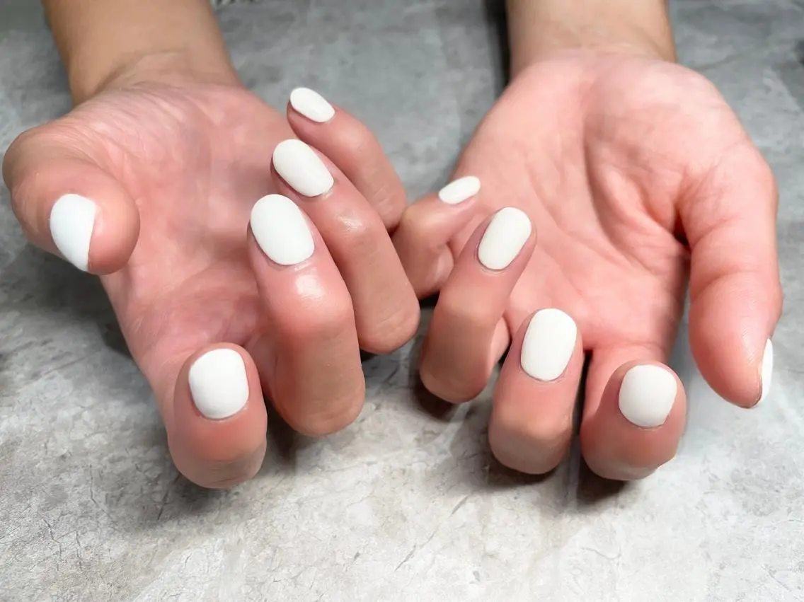 ネイル ワンカラーネイル ホワイト Nail Salon Lindaのネイルデザイン