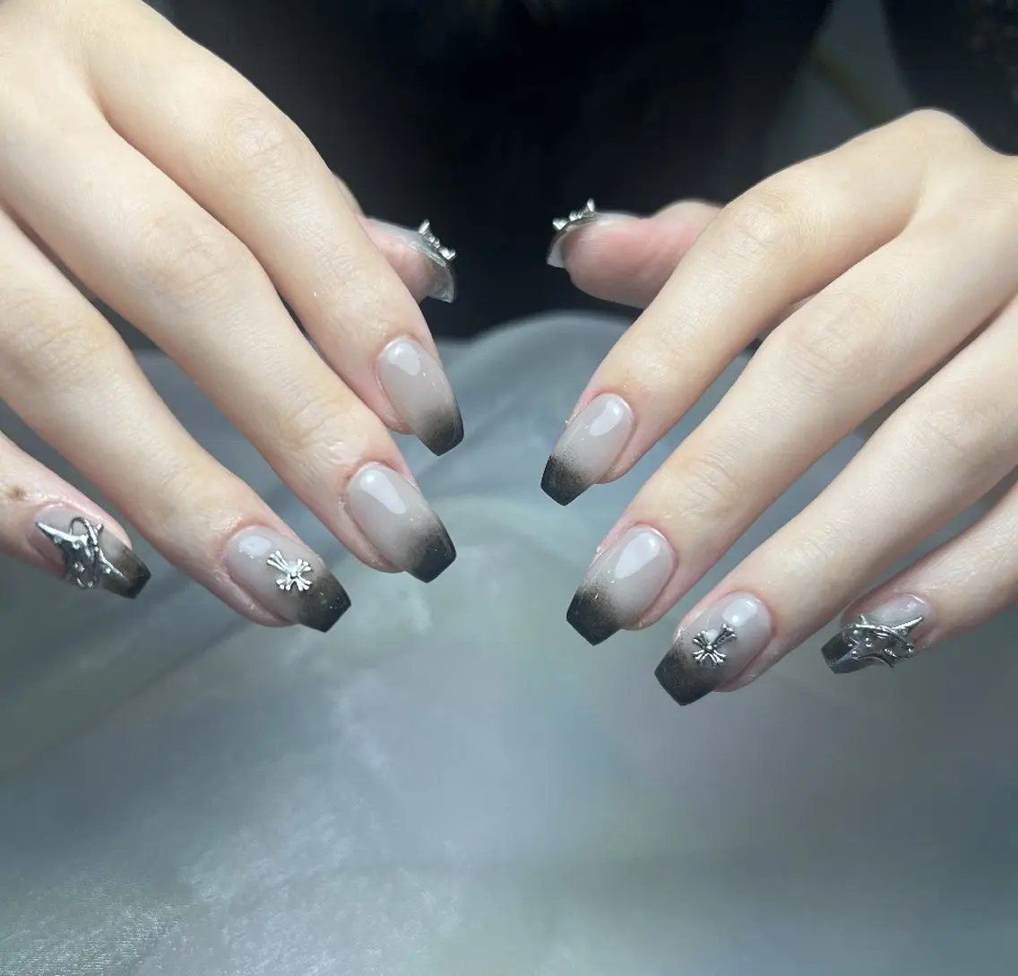 ネイル アートネイル フラワーネイル フットネイル ジェルネイル ガーリー ハンドネイル UM Nail Salonのネイルデザイン