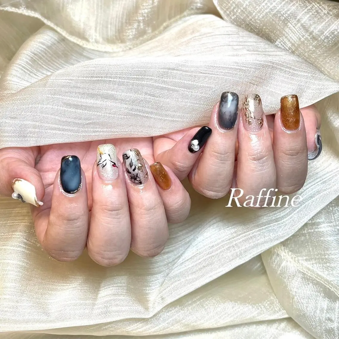 ネイル ハンドネイル RAFFINE haru🦋🩵のネイルデザイン