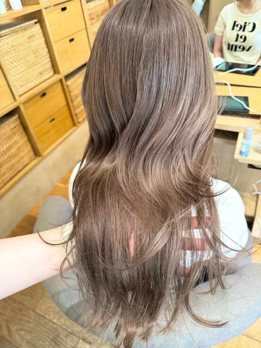 ロング カラー ベージュカラー ブリーチ デザインカラー ダブルカラー ミルクティーベージュ ヘアカラー 暖色カラー/ダブル カラー/名古屋/辻のヘアスタイル