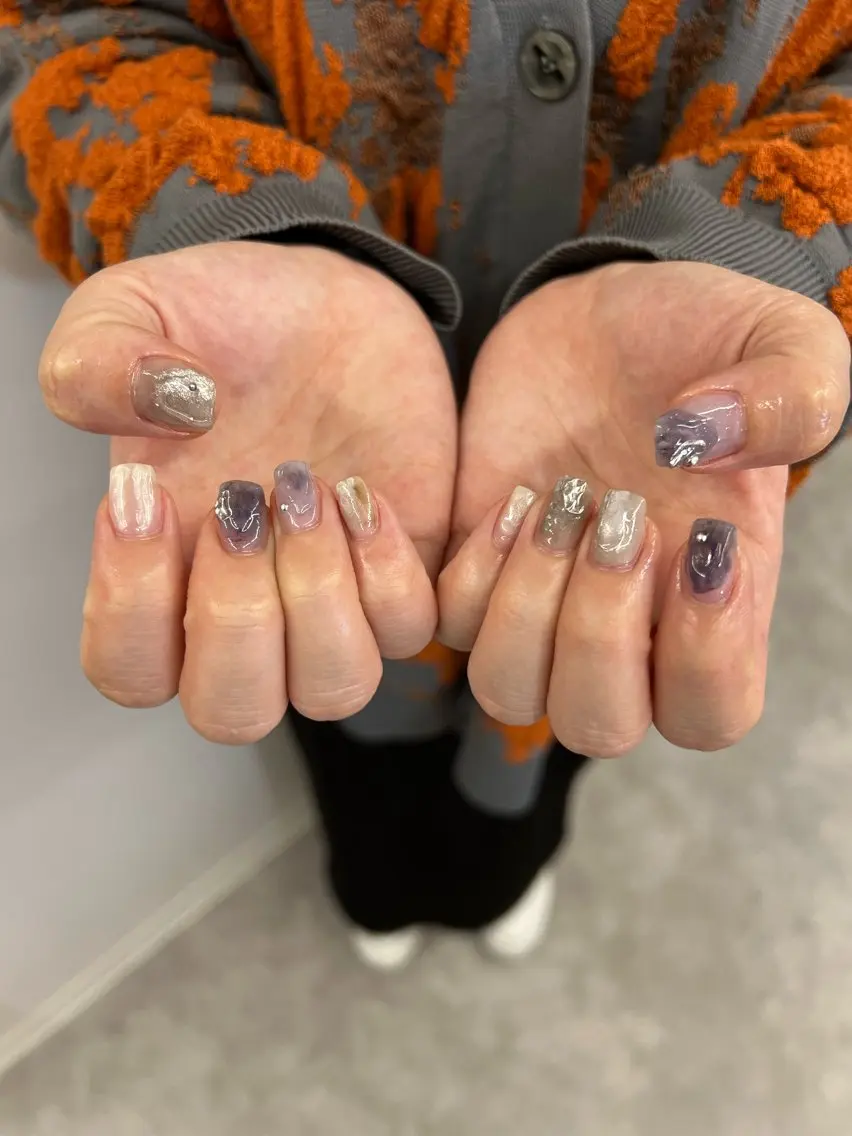 ネイル オーロラネイル ブルー ジェルネイル ミラーネイル ニュアンスネイル ハンドネイル ハンドケア Bana_ Nailのネイルデザイン