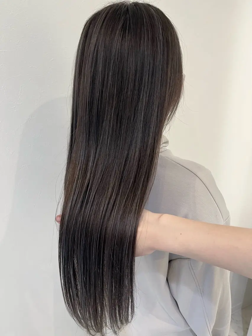 ロング カラー カット 縮毛矯正 山中 真紫のヘアスタイル