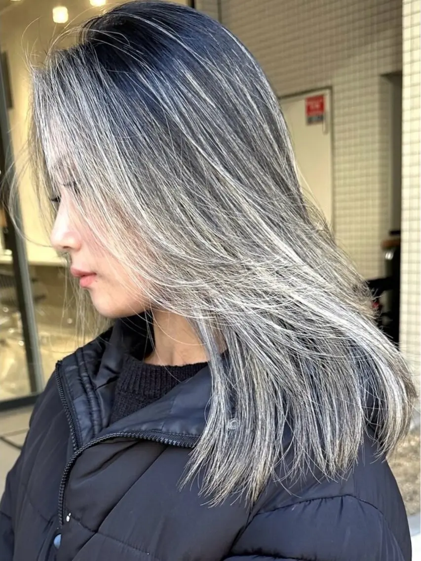 セミロング ハイライト ヘアカラー トリートメント 盛れるカットカラー DEAN豊橋店のヘアスタイル