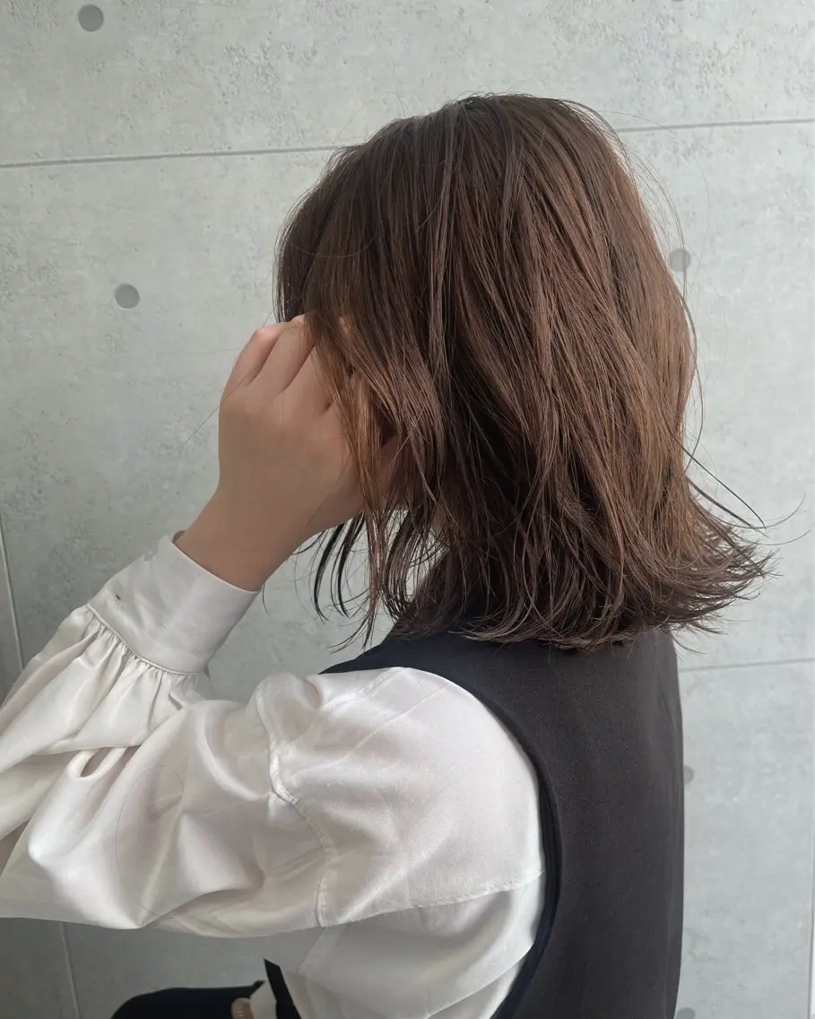 ミディアム アッシュ アッシュブラウン 下石怜子/レイヤー/ 透明感カラーのヘアスタイル