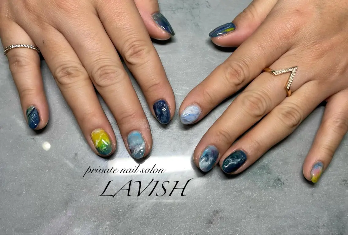 ネイル 氷ネイル・うるうるネイル 韓国ネイル ニュアンスネイル ワンカラーネイル 春ネイル LAVISH 大和店 emi・:*+のネイルデザイン