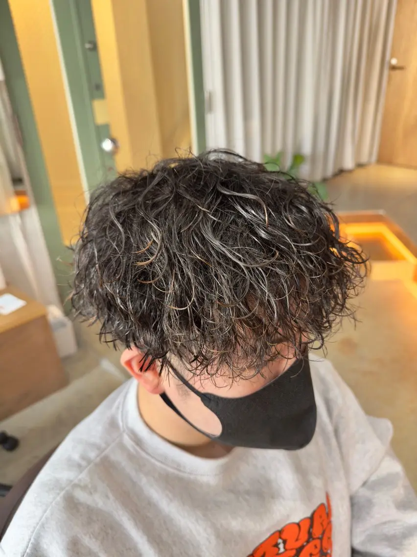 ショート パーマ メンズ メンズパーマ 波巻きパーマ 【扱いやすいパーマ】 眞鍋拓己のヘアスタイル