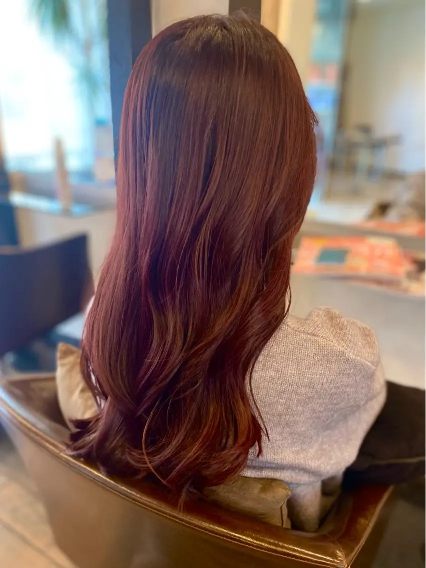 ロング カラー アトリエファゴ Chikanoのヘアスタイル