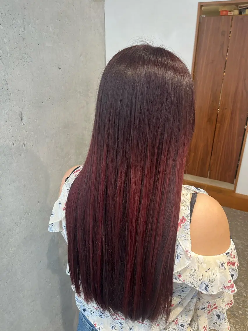 ロング カラー グラデーションカラー トリートメント ヘアカラー 田﨑 礼恩のヘアスタイル