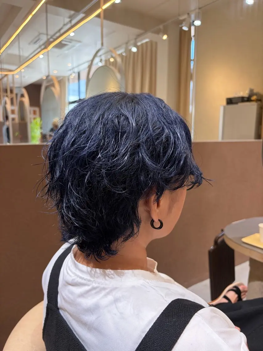 ショート ヘアカラー 赤羽根 周のヘアスタイル