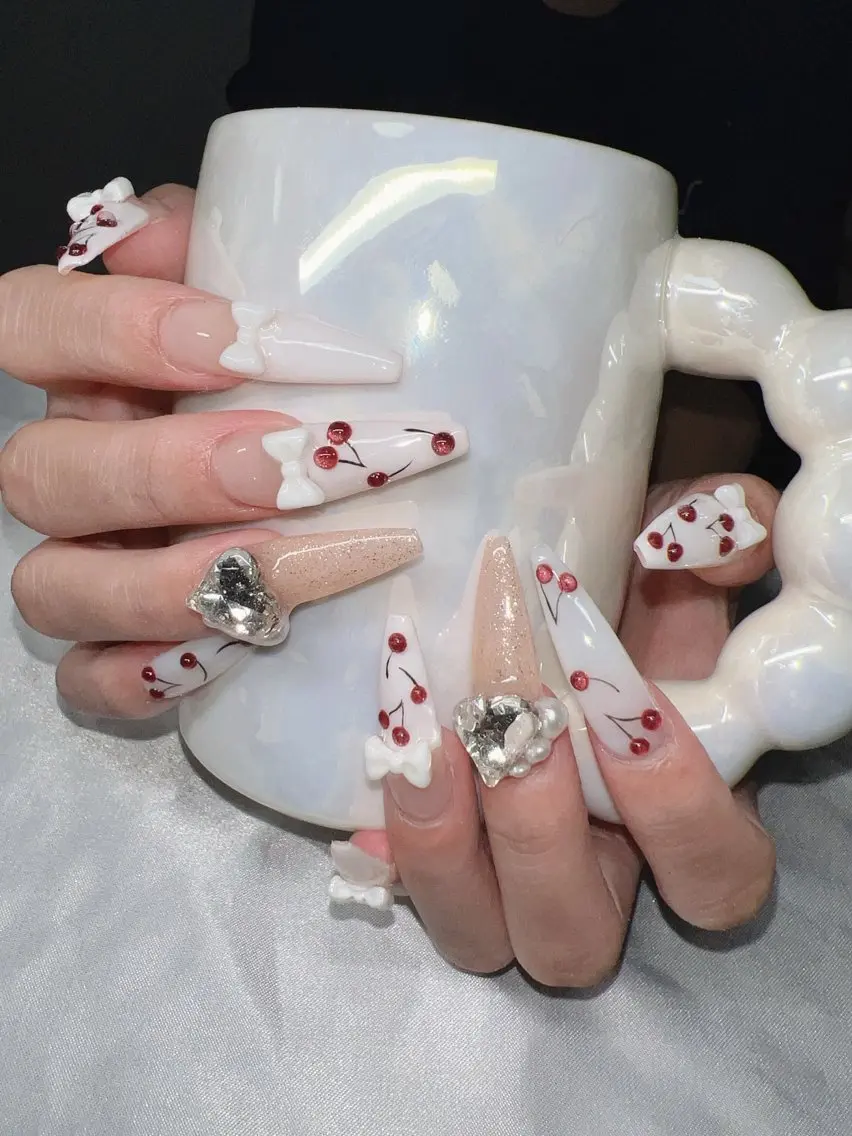 ネイル 長さ出し グラデーション 卒業式 キラキラネイル マグネットネイル Lee Nailsのネイルデザイン