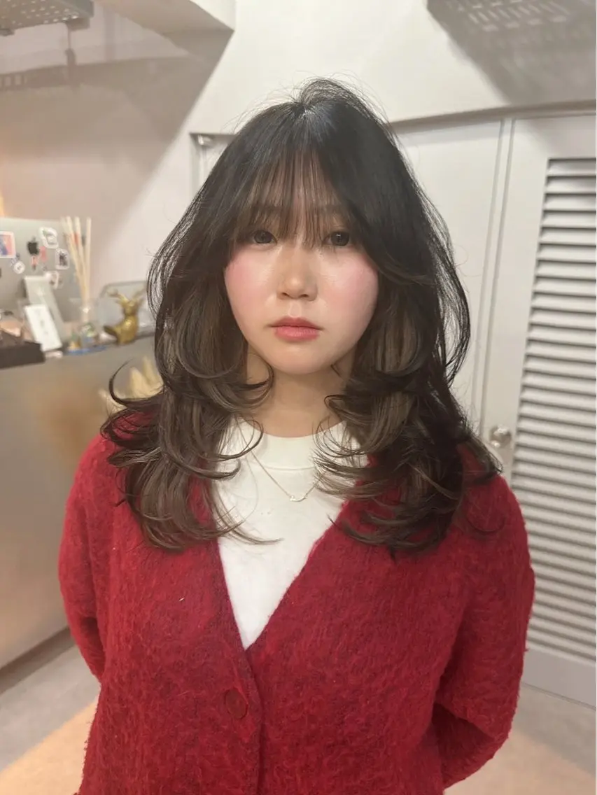 セミロング カラー インナーカラー ハッシュカット レイヤーカット カット ヘアカラー レイヤーカット 韓国風PAOのヘアスタイル