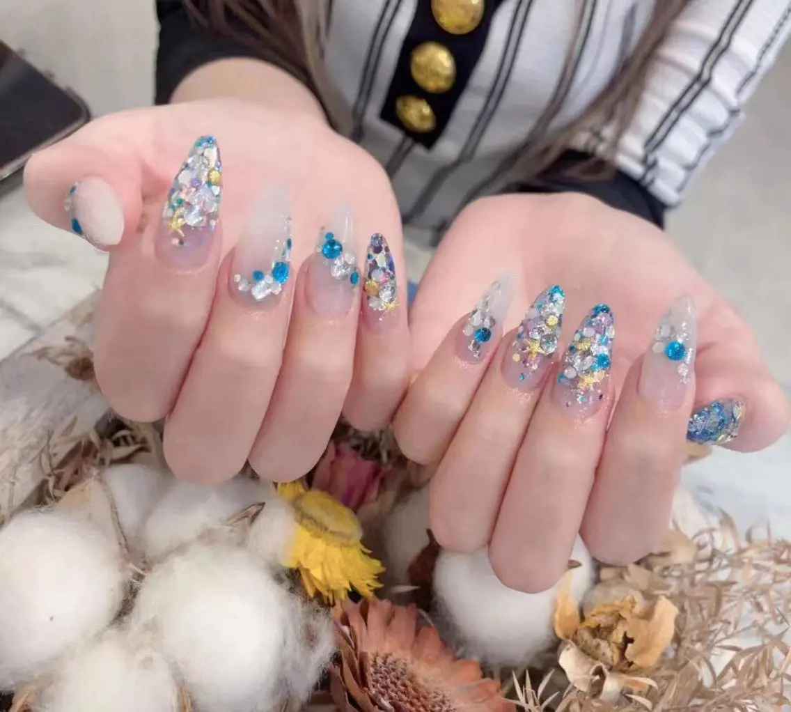 ネイル ブルー グラデーション キラキラネイル ラメ(グリッター) ラメグラデーション babarla Nailのネイルデザイン
