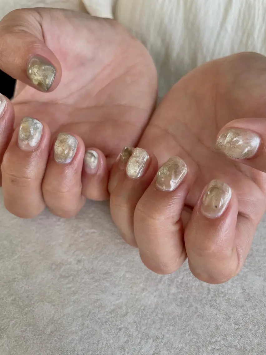 ネイル マグネットネイル ニュアンスネイル シンプルネイル 夏ネイル ハンドネイル "achoe" コエ HARUNAのネイルデザイン