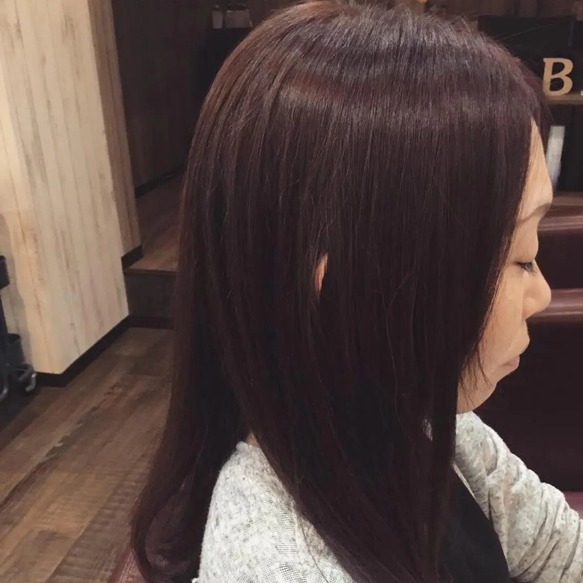 セミロング カラー 金崎 新吾のヘアスタイル