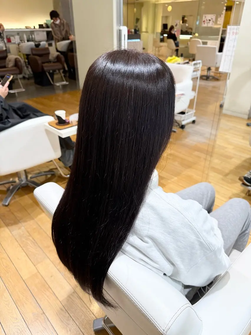 カラー femme 當田 莉央のヘアスタイル