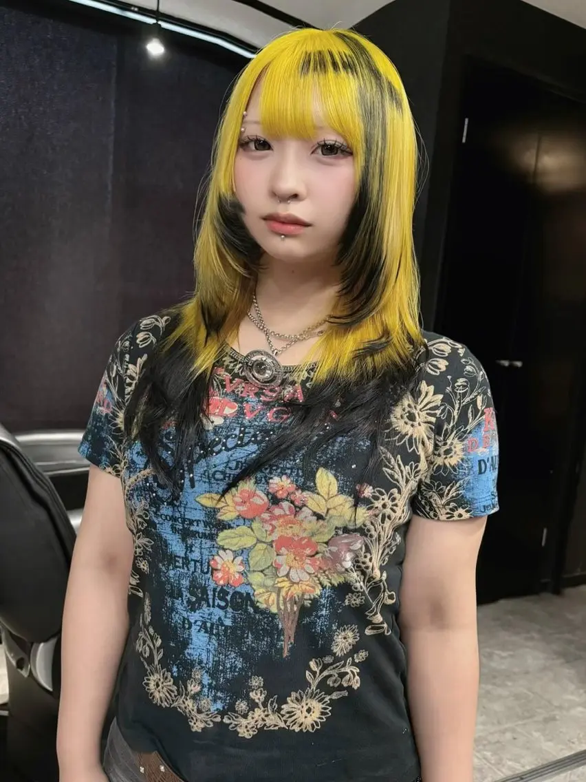 ロング ハッシュカット レイヤーカット カット ヘアカラー TAIRA横浜ウルフ 🐺デザインカラーのヘアスタイル