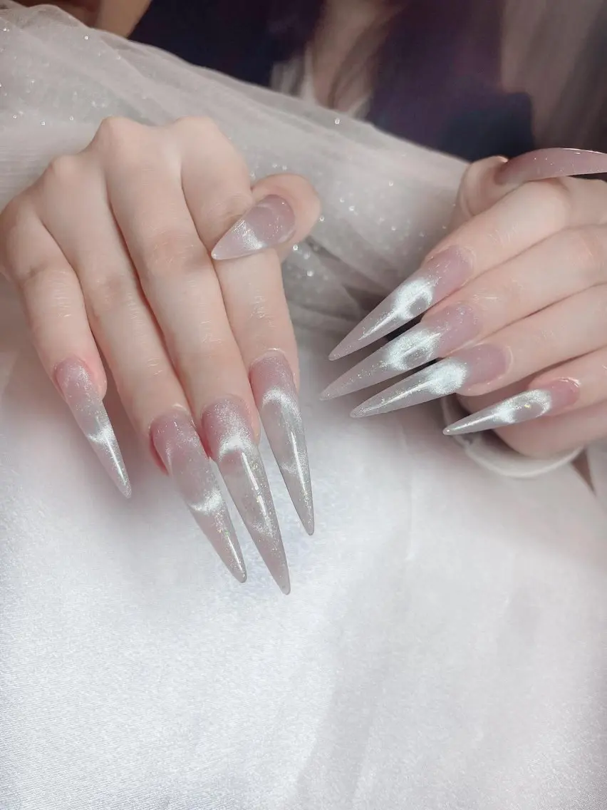ネイル アートネイル ジェルネイル 韓国ネイル ニュアンスネイル ワンカラーネイル ハンドネイル Queen Nail Salonのネイルデザイン
