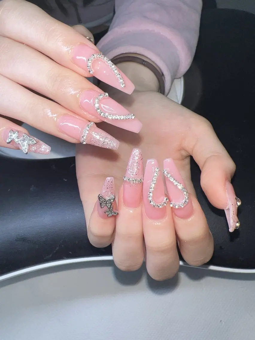 ネイル オーロラネイル チークネイル 長さ出し フットネイル フレンチネイル Lee Nailsのネイルデザイン