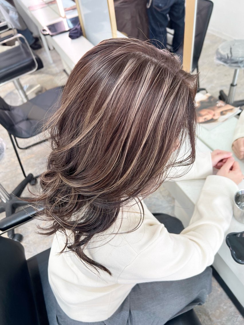 ミディアム カラー カット ヘアカラー トリートメント ハイライト白髪ぼかし メンズパーマ渋谷のヘアスタイル
