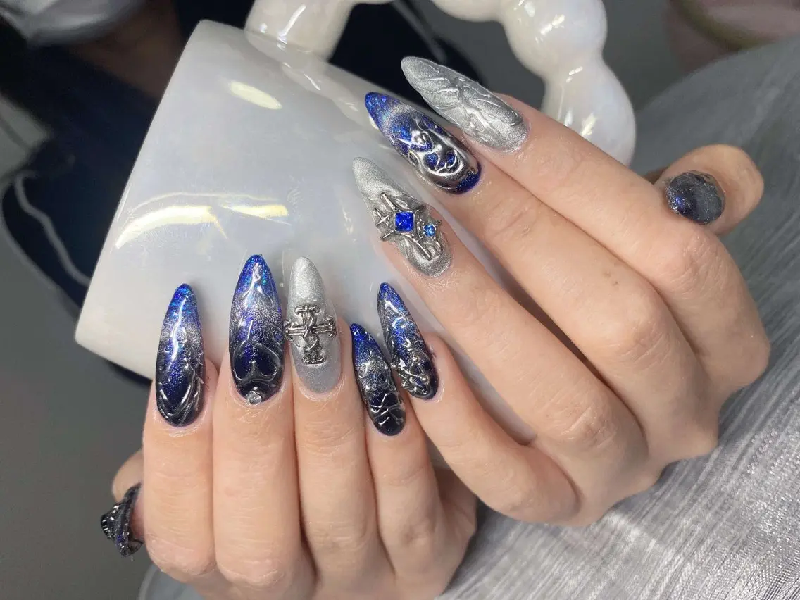 ネイル 長さ出し グラデーション 卒業式 キラキラネイル マグネットネイル Lee Nailsのネイルデザイン
