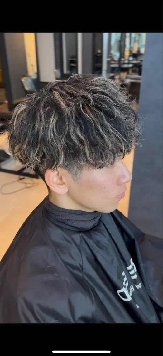 パーマ メンズ メンズハイライト メンズパーマ ツイストスパイラルパーマ スパイラルパーマ パーマ メンズヘア 星野 拓海のヘアスタイル