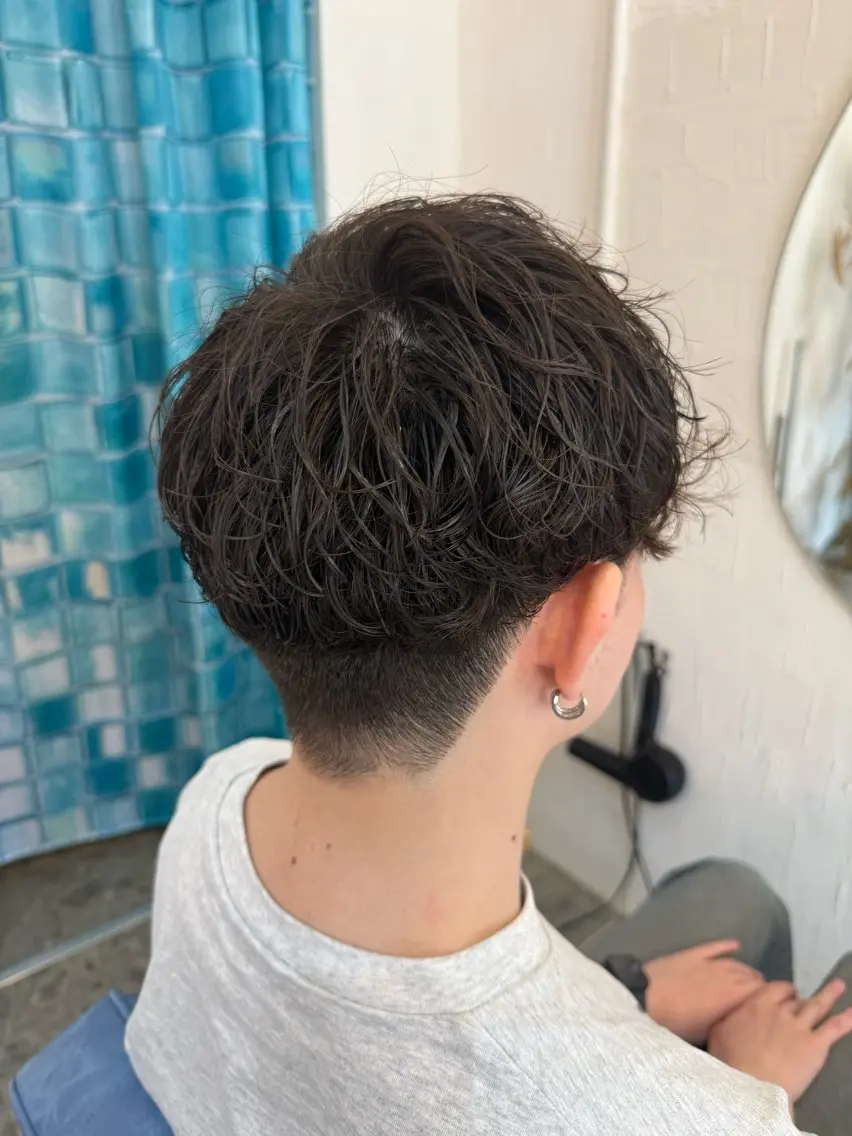 ショート パーマ メンズ メンズパーマ シャドーパーマ 溝口 槙里也のヘアスタイル