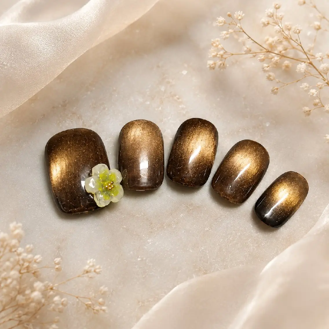 ネイル Reivl Nails のネイルデザイン