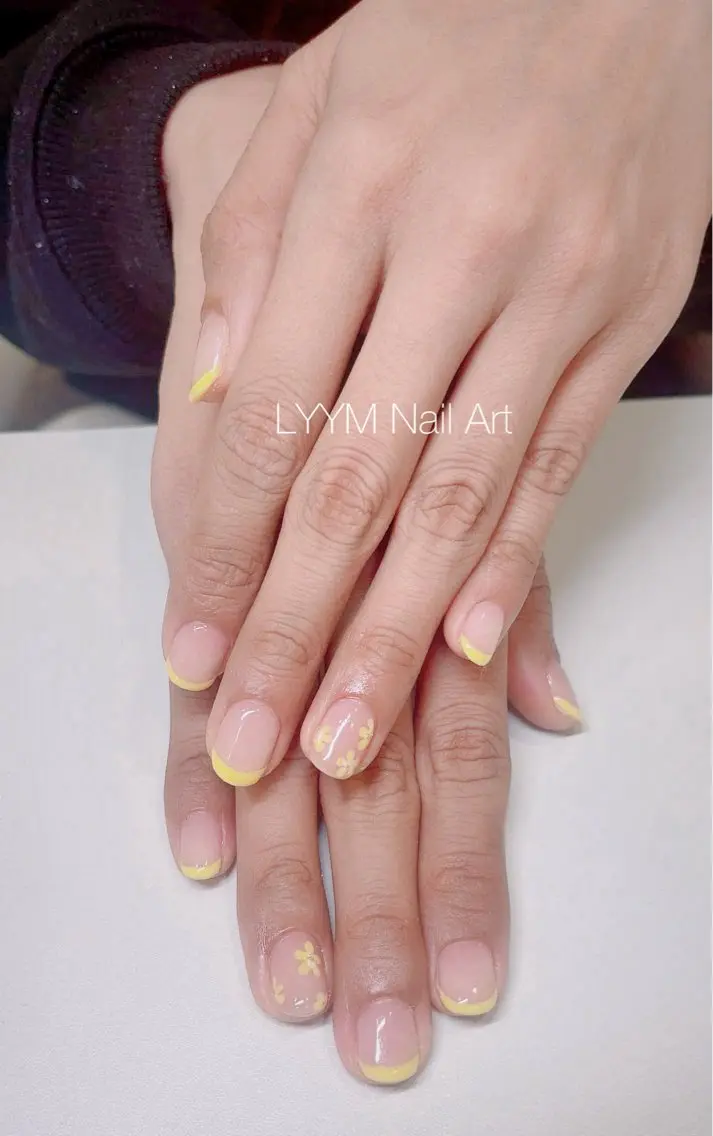 ネイル フレンチネイル ゴールド シンプルネイル 夏ネイル LYYM Salonのネイルデザイン