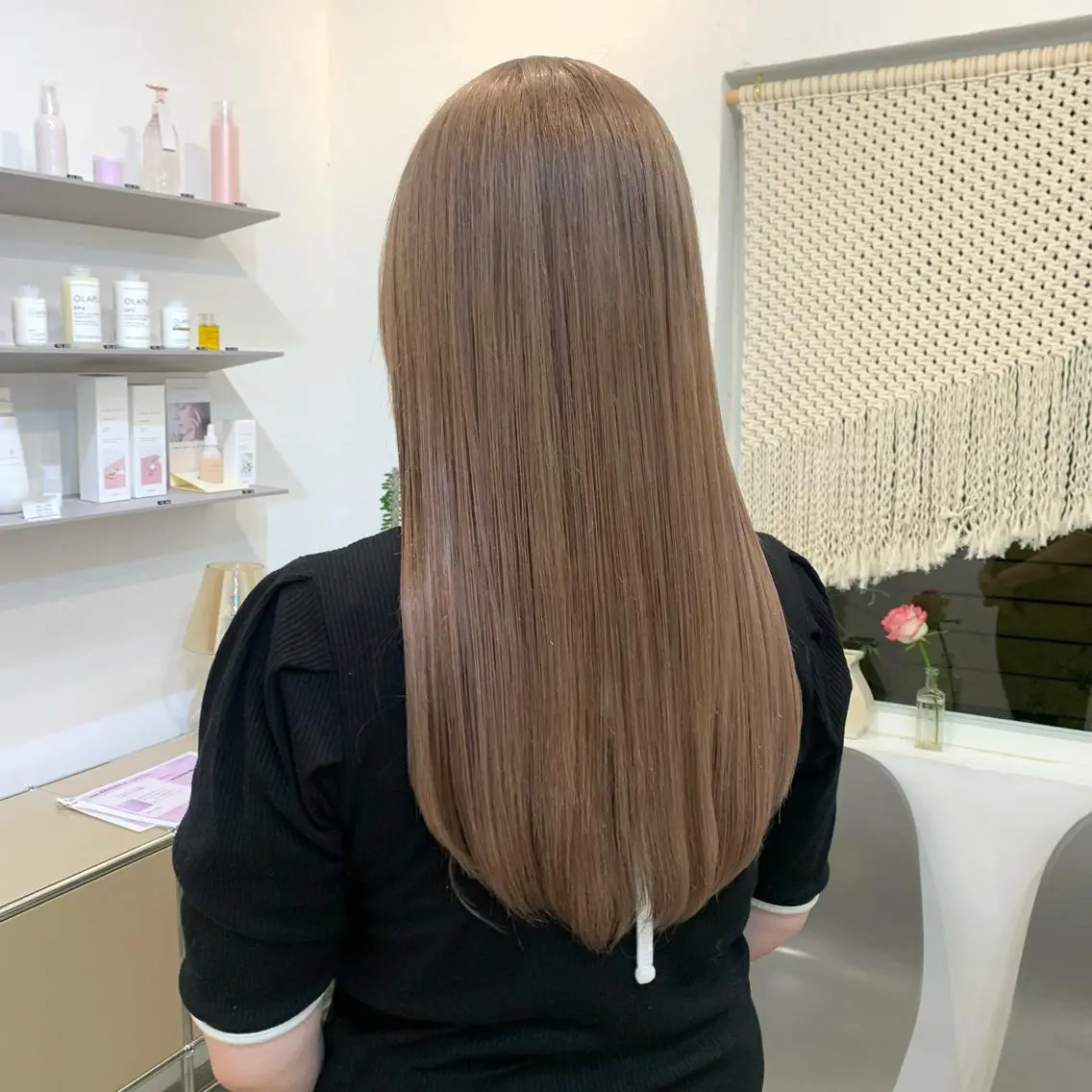 ロング カラー wakana/ 柔らかベージュカラーのヘアスタイル