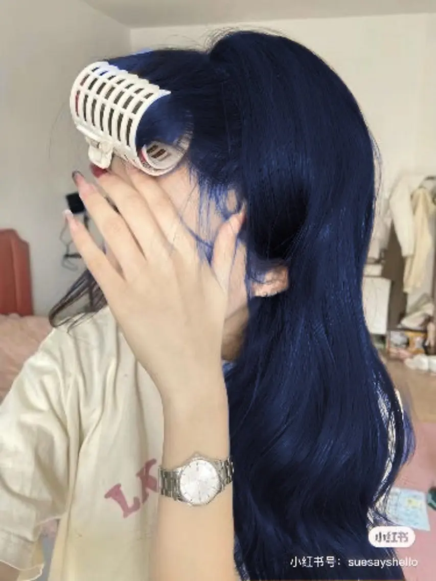 ロング カラー ラベンダー💜 グレージュ🩶のヘアスタイル