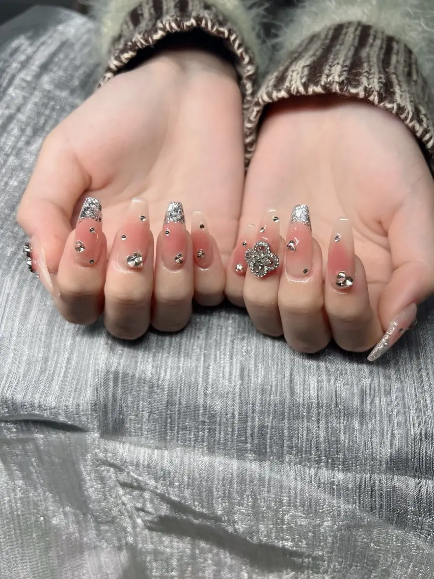 ネイル オーロラネイル チークネイル 長さ出し フットネイル フレンチネイル ハンドネイル Lee Nailsのネイルデザイン