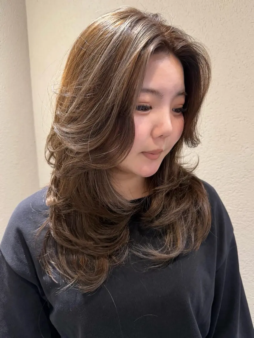 ロング レイヤーカット カット YAMADA KOKOROのヘアスタイル