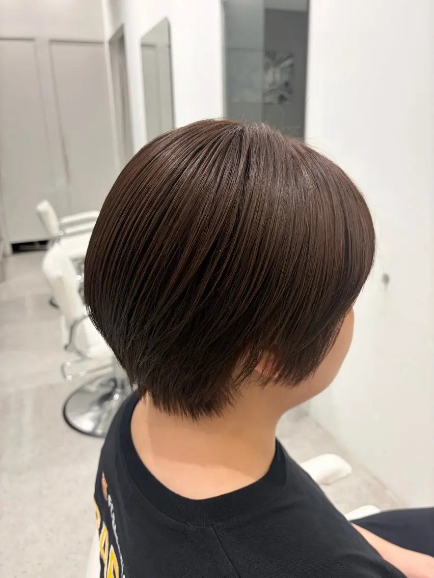 カラー 吉田 百々花のヘアスタイル
