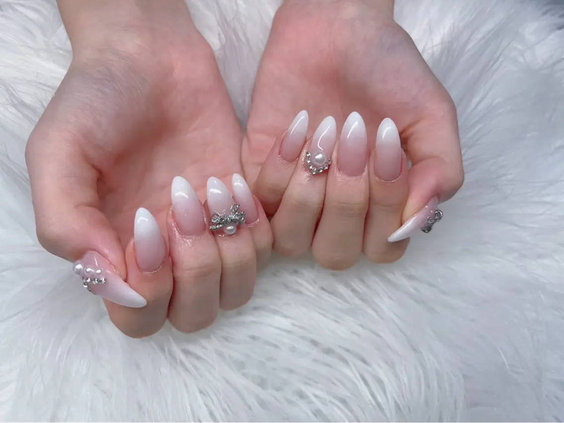 ネイル フレンチネイル ガラスフレンチ ロングネイル マグネットネイル ニュアンスネイル ハンドネイル XIMINANAIL SALON堀江店のネイルデザイン
