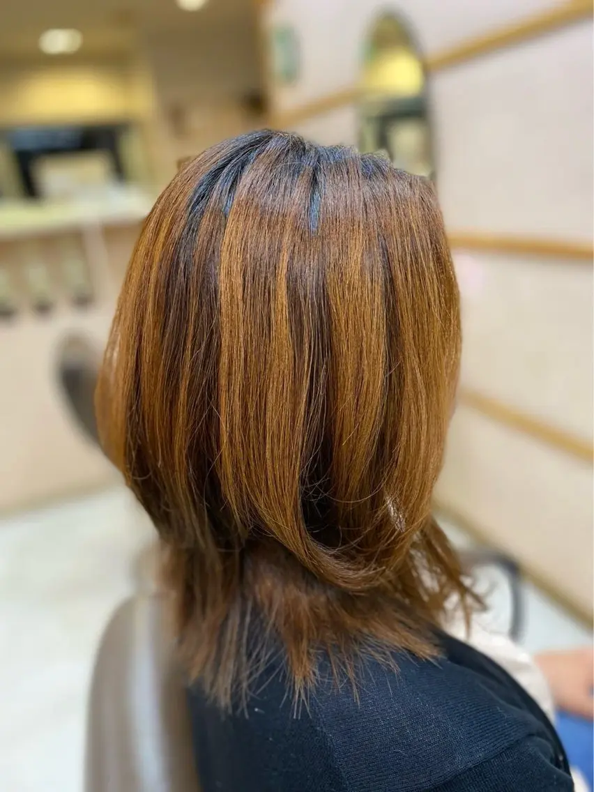 ミディアム くびれヘア くびれレイヤー レイヤーカット 西川 和輝のヘアスタイル