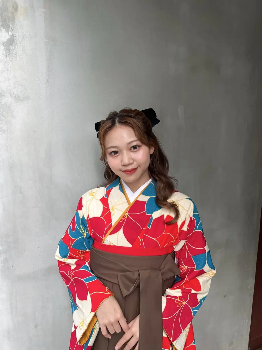 ヘアアレンジ ハーフアップ 卒業式のヘアスタイル 垢抜けヘアメイク🫧 JURI🪽のヘアスタイル