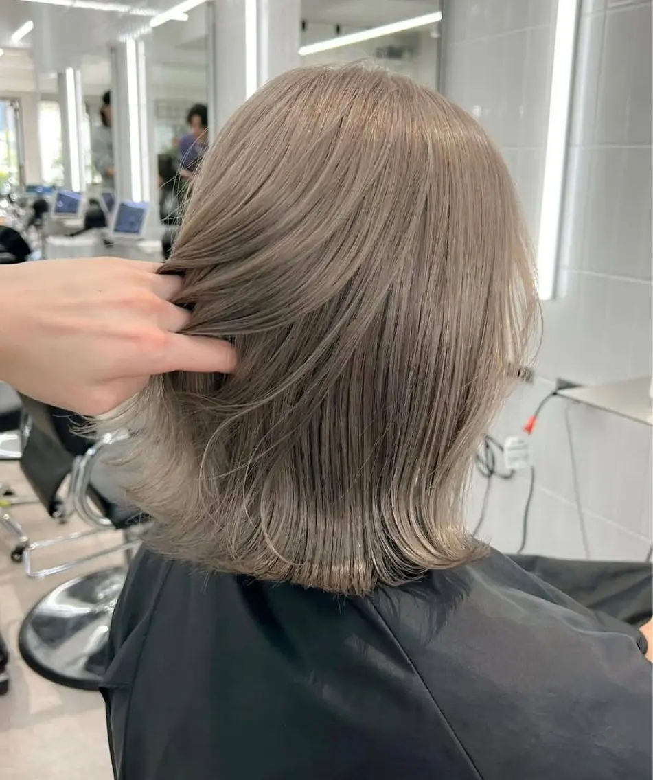 ミディアム ヘアカラー sera 🎀ベージュのヘアスタイル