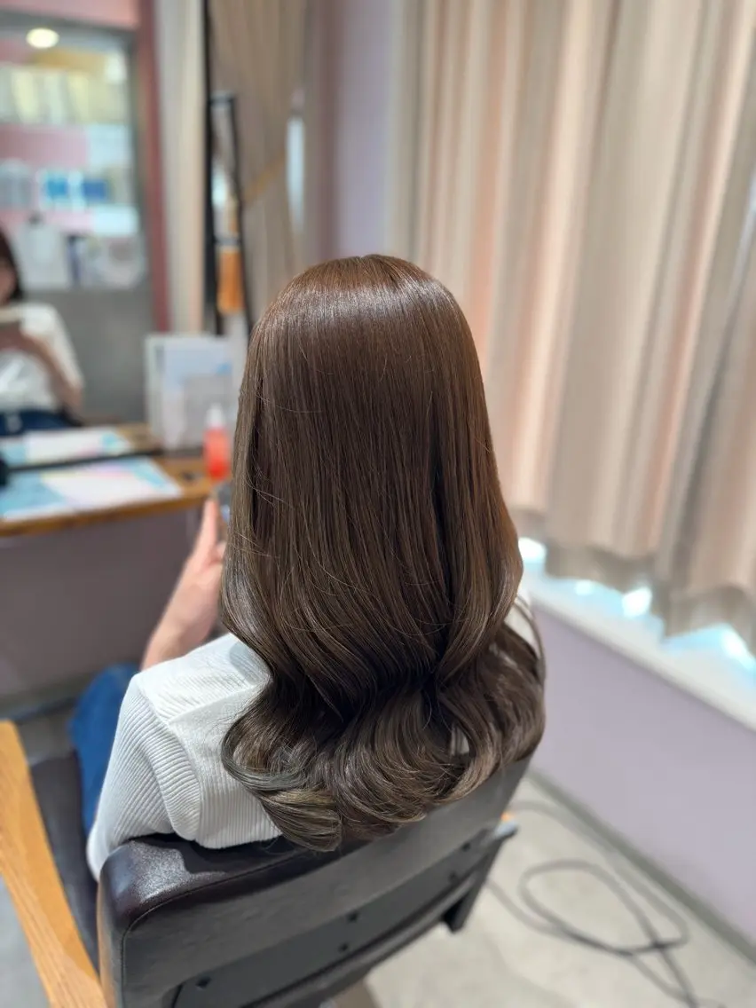 セミロング 森 いずなのヘアスタイル