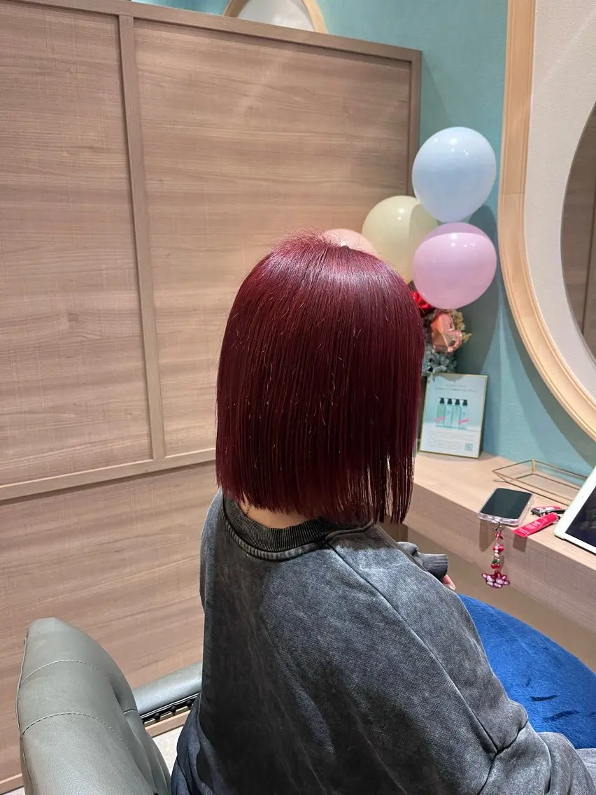 ショート カラー ブロンド レッドカラー Mi kuのヘアスタイル