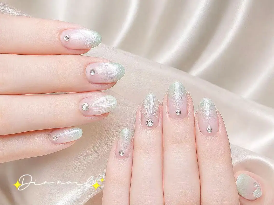 ネイル チークネイル ジェルネイル グラデーション マグネットネイル ニュアンスネイル Di'a nail ネイルサロンのネイルデザイン