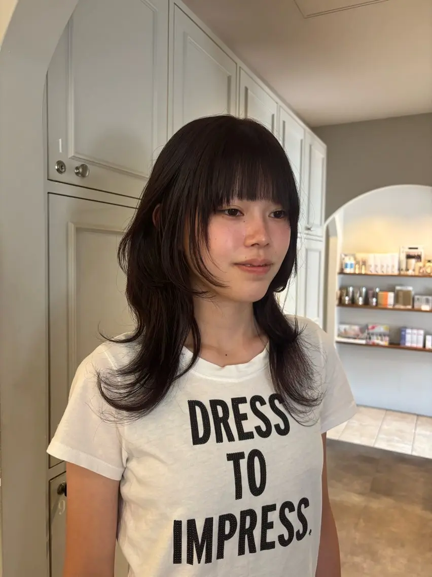 ミディアム カラー 岩切 美海のヘアスタイル