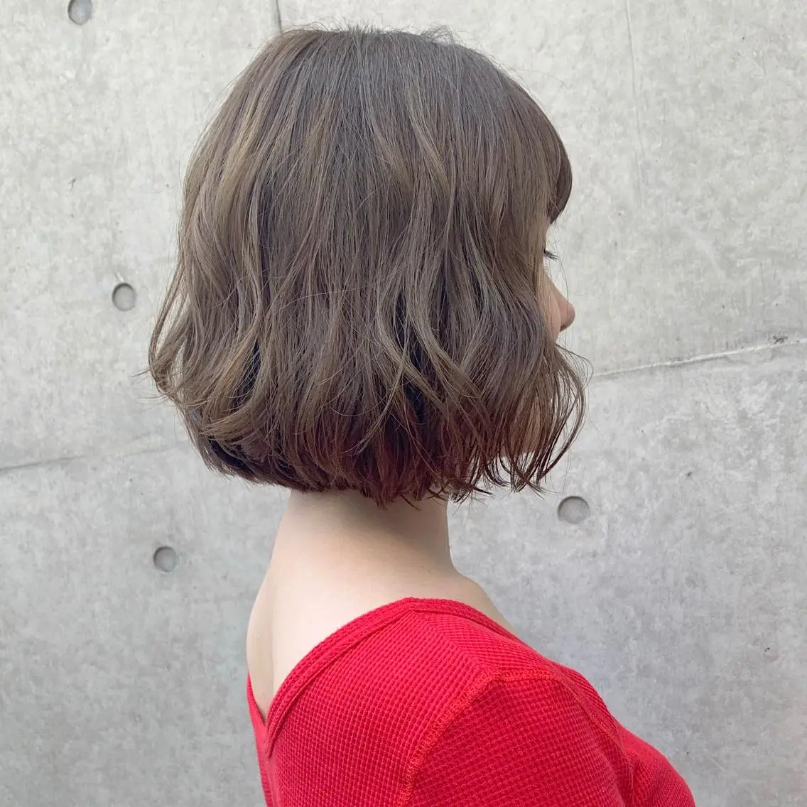 ミディアム カラー 澤村 志織のヘアスタイル