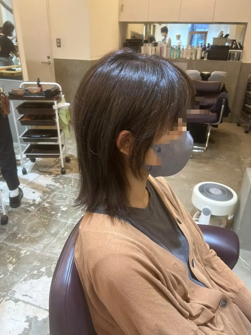ミディアム カラー カット ヘアカラー トリートメント 若狭 彩花のヘアスタイル