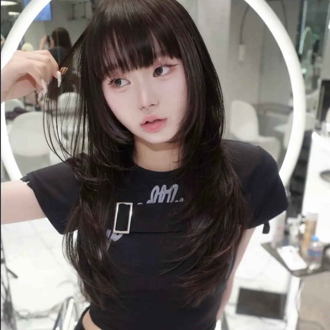ロング くびれヘア 顔周りカット ハイレイヤー 韓国風ヘア レイヤーカット 上村 光希のヘアスタイル