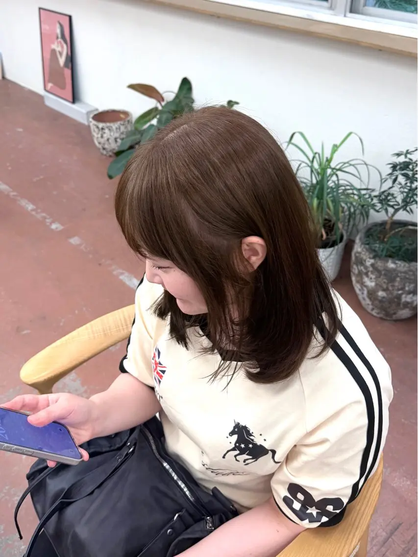 ミディアム カラー ブリーチ 透明感カラー ダブルカラー ブリーチなしカラー 坪井 心音のヘアスタイル
