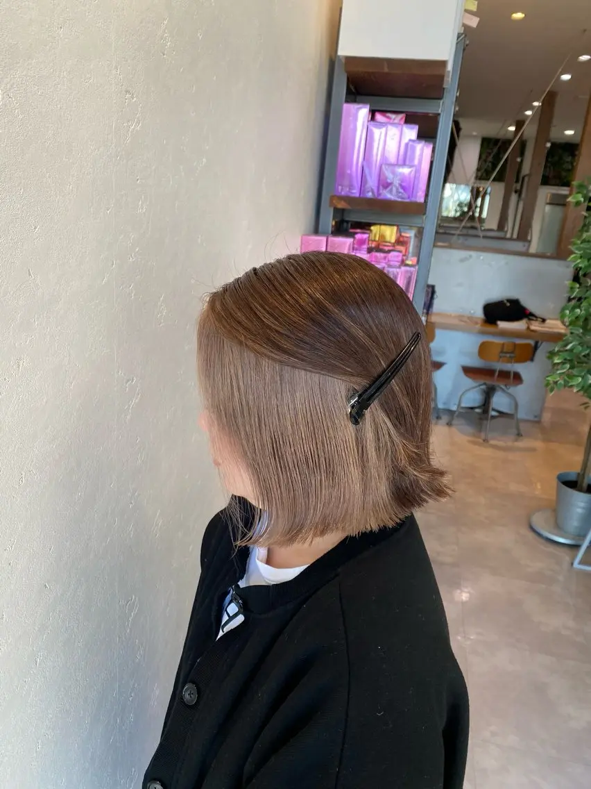 ミディアム 切りっぱなしボブ ボブ カット ヘアカラー 希優🌺ソムリエ /ブリーチ/カットのヘアスタイル