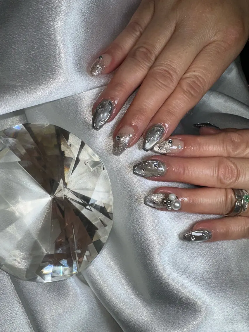 ミディアム ハンドネイル YOKOSUKA NAILS💅✨のネイルデザイン