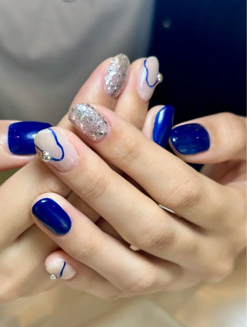 ネイル ブルー ラメ(グリッター) ハンドネイル NISHIOKA FUKUMIのネイルデザイン