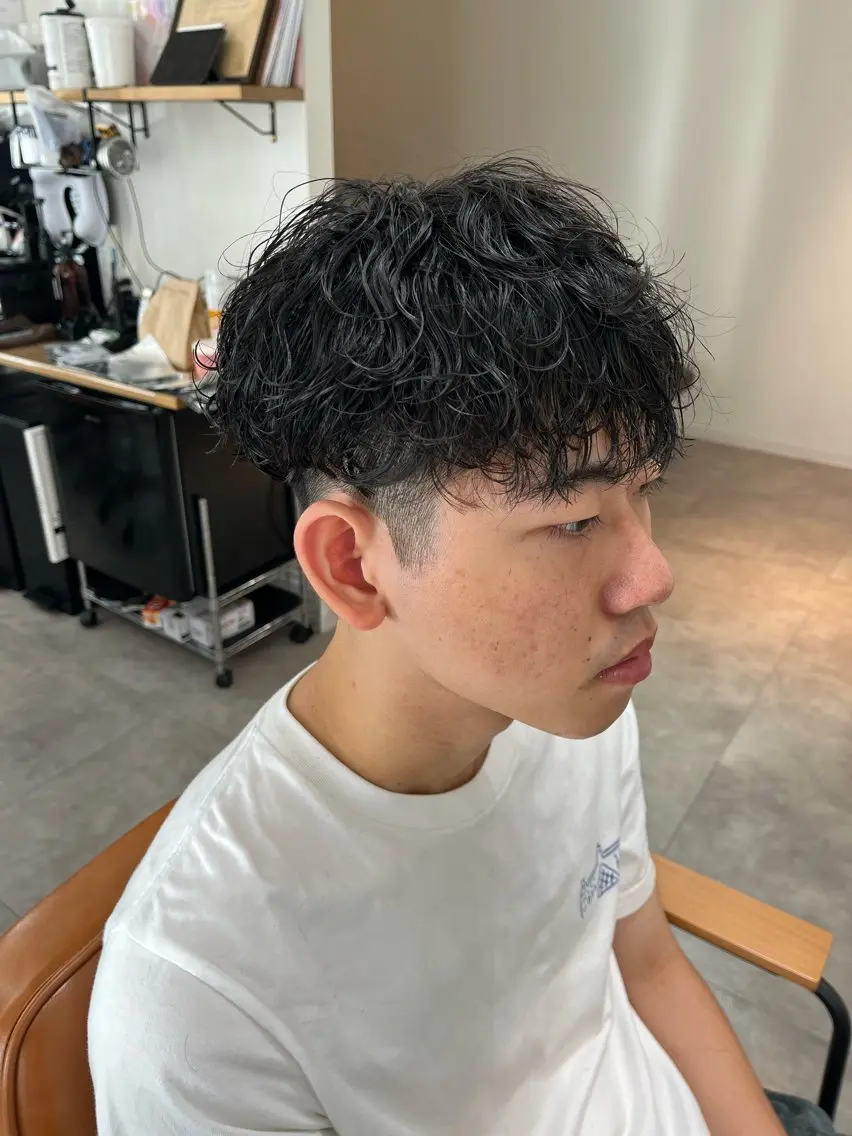 メンズ マッシュ メンズパーマ 波巻きパーマ こうき/前髪割れ癖 改善/カット/カラーのヘアスタイル