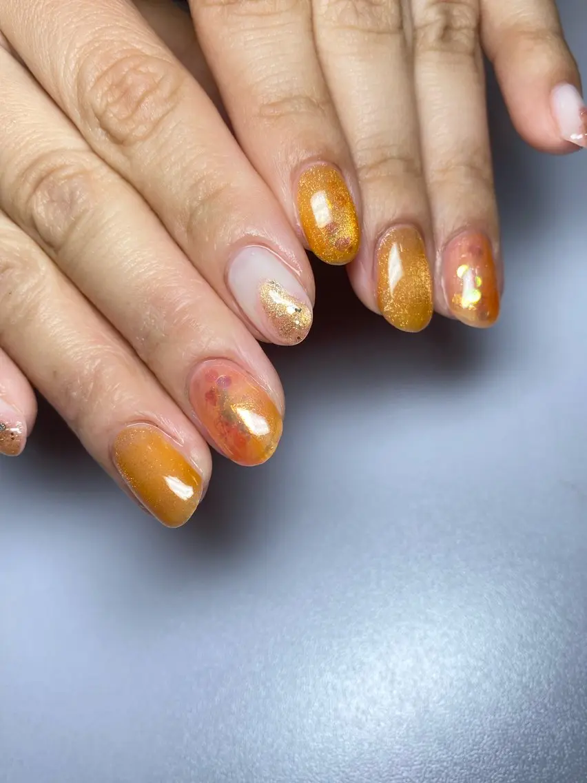 ネイル マグネットネイル ニュアンスネイル オレンジ MIKA 🍊のネイルデザイン